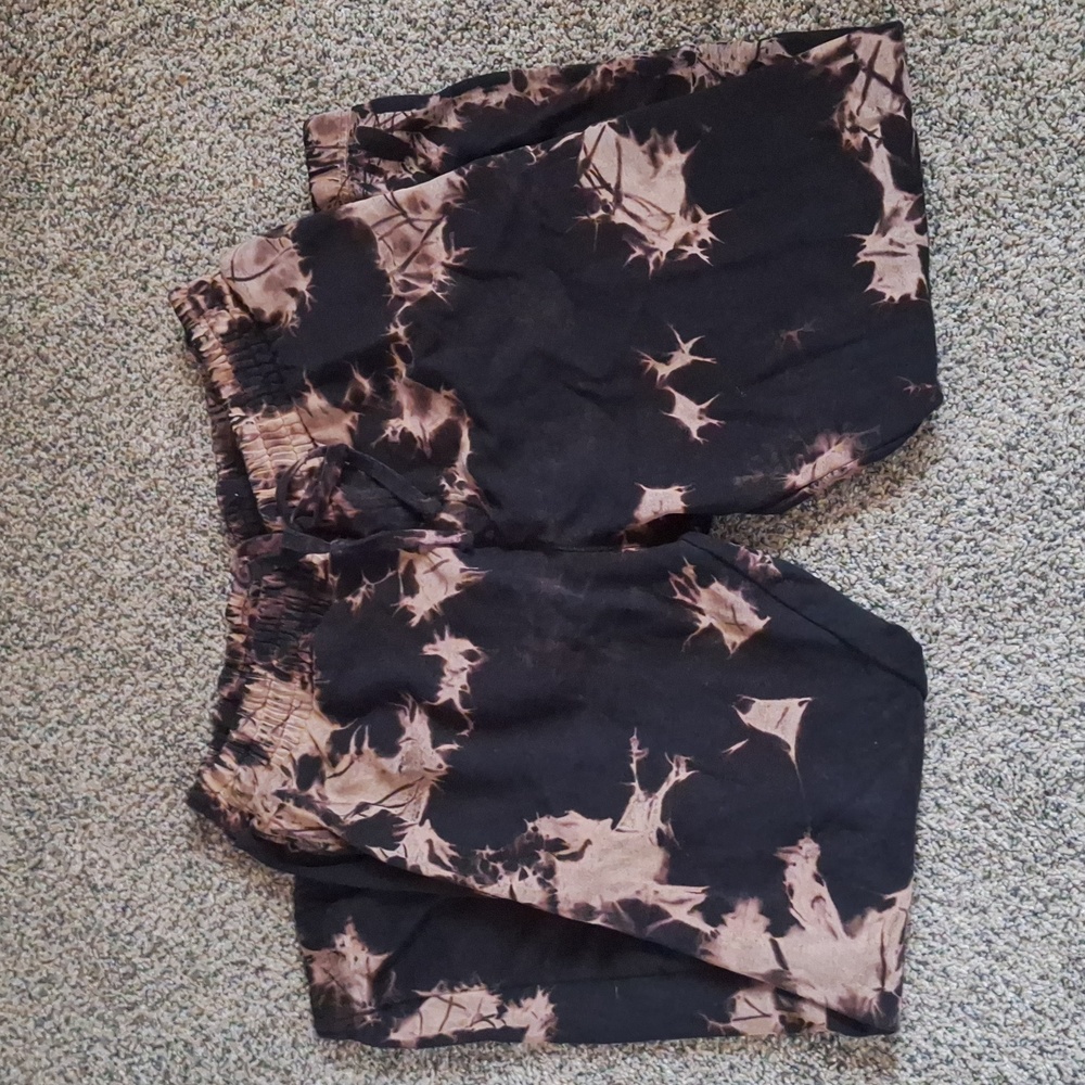 Mens No Boundaries sweat pants
